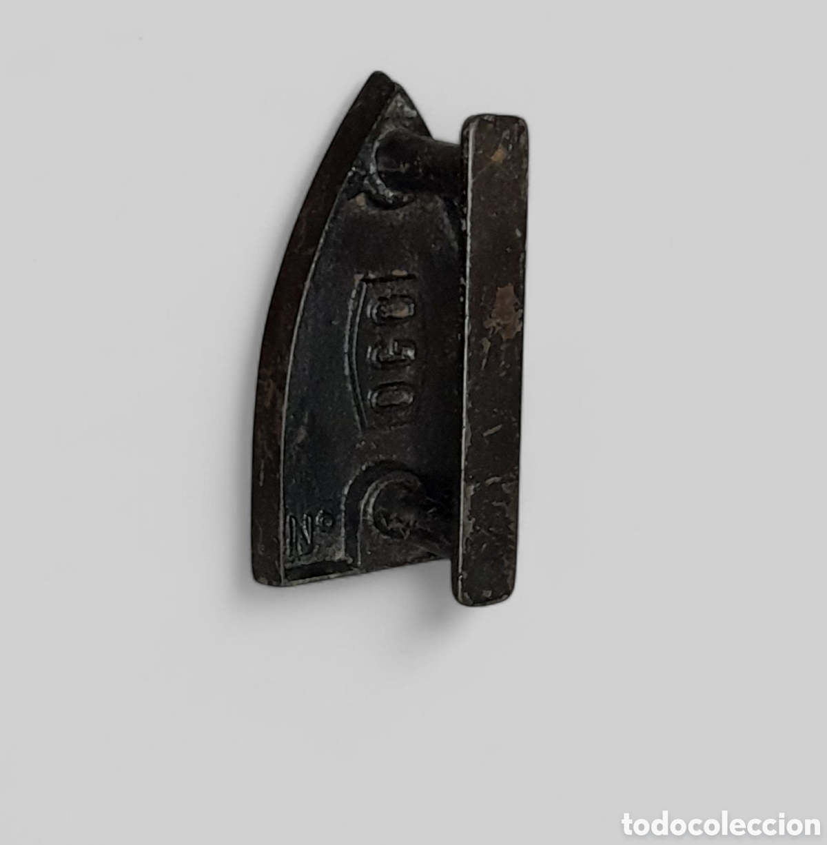 Antig&uuml;edades: Antigua plancha de hierro fundido. - Foto 1