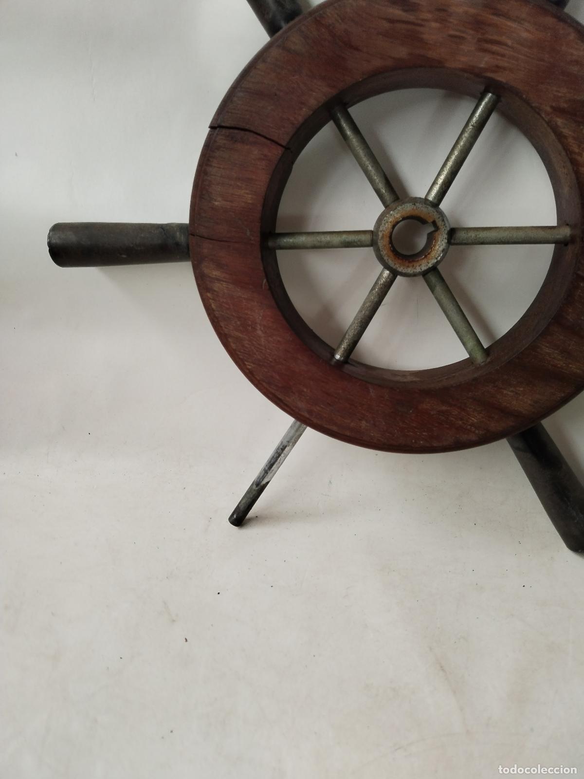 Antig&uuml;edades: antiguo timon de barco de madera y metal - Foto 5