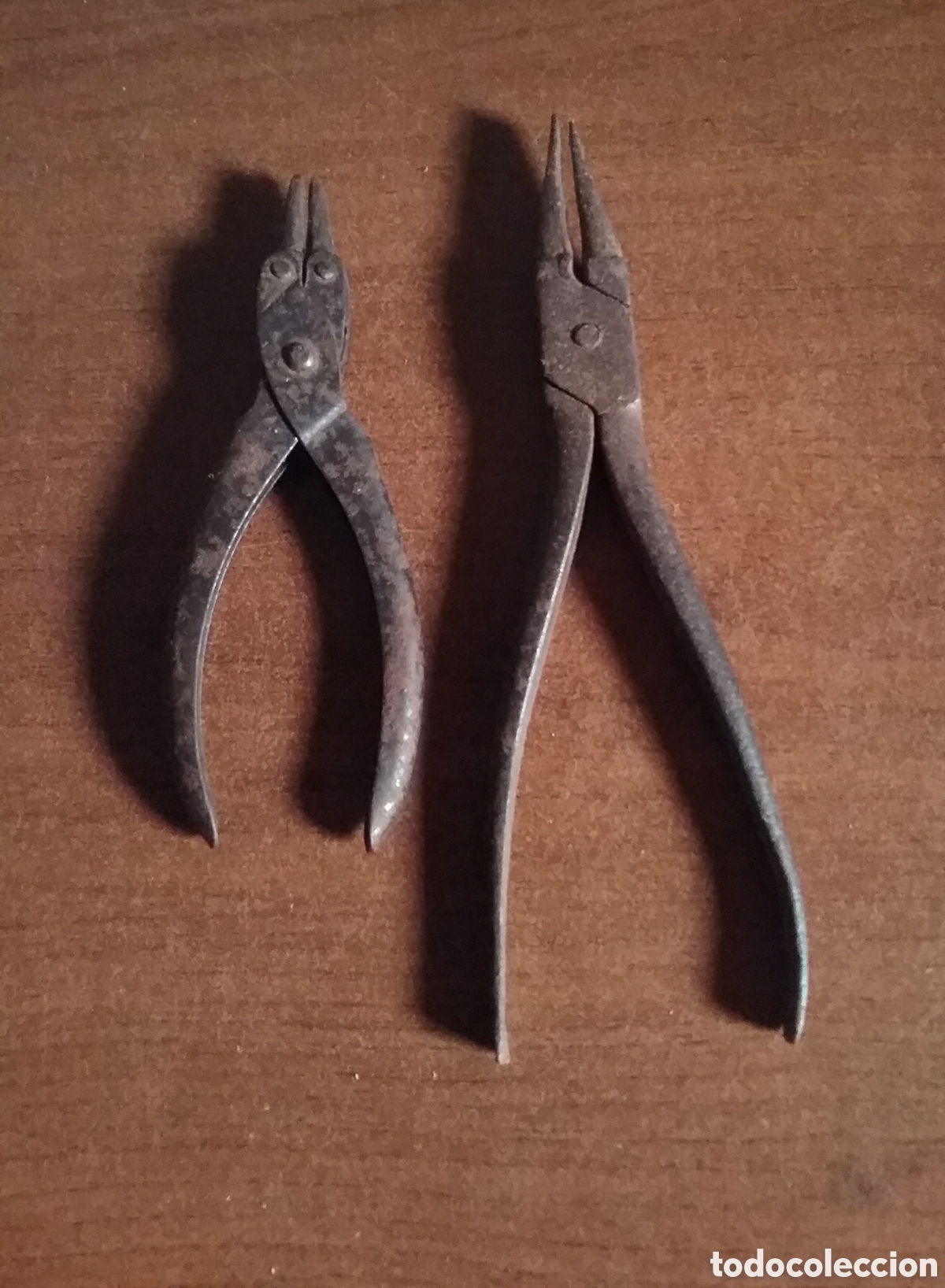 Antig&uuml;edades: 2 ANTIGUOS ALICATES-TENAZAS.EN TAMA&Ntilde;O DIFERENTE. - Foto 1