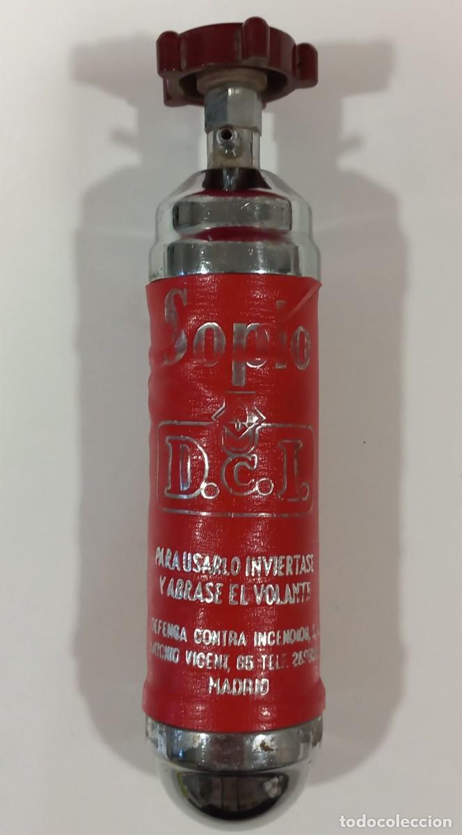Antig&uuml;edades: MINI EXTINTOR CON SOPORTE Y RUEDA DE BAQUELITA - SOPIO - Foto 3