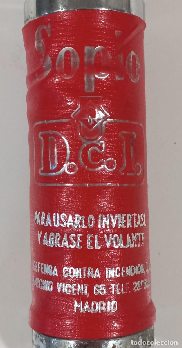 Antig&uuml;edades: MINI EXTINTOR CON SOPORTE Y RUEDA DE BAQUELITA - SOPIO - Foto 4