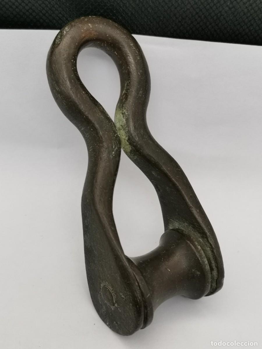 Antig&uuml;edades: ANTIGUA POLEA EN BRONCE FABRICADA A MANO (93 cm.) - Foto 1
