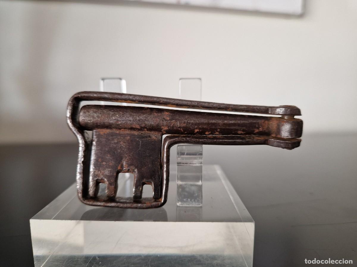 Antig&uuml;edades: LLAVE PLEGABLE DE HIERRO - Foto 3