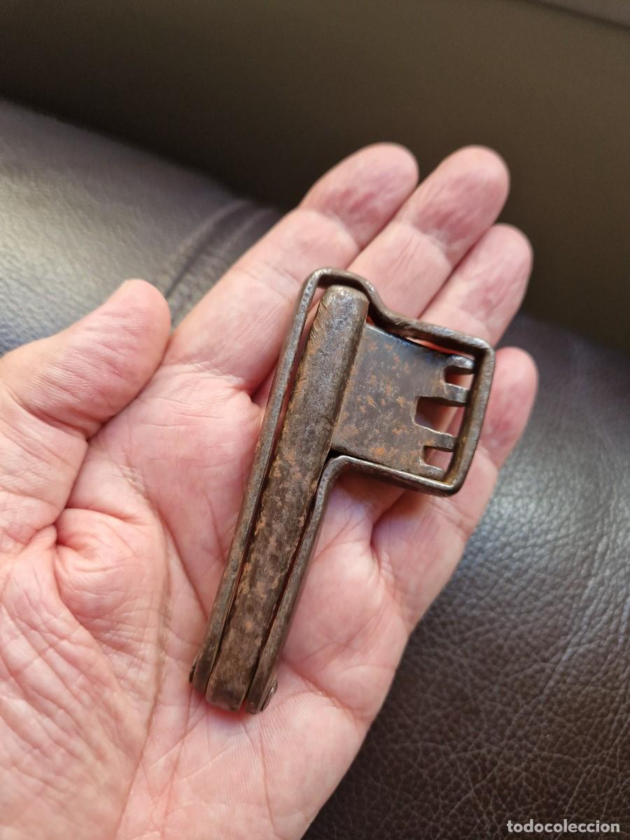 Antig&uuml;edades: LLAVE PLEGABLE DE HIERRO - Foto 10