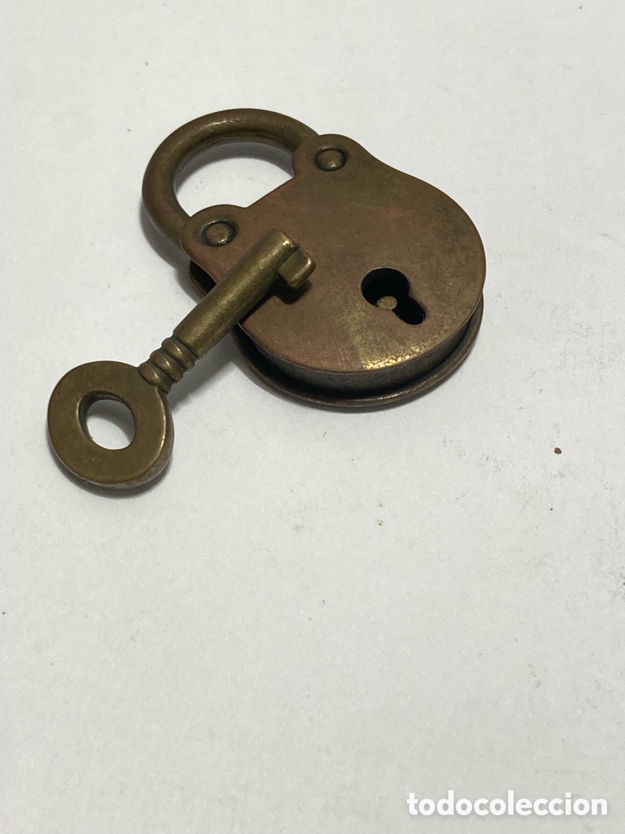 Antig&uuml;edades: Candado antiguo bronce 4cm con su llave/FF7 - Foto 1
