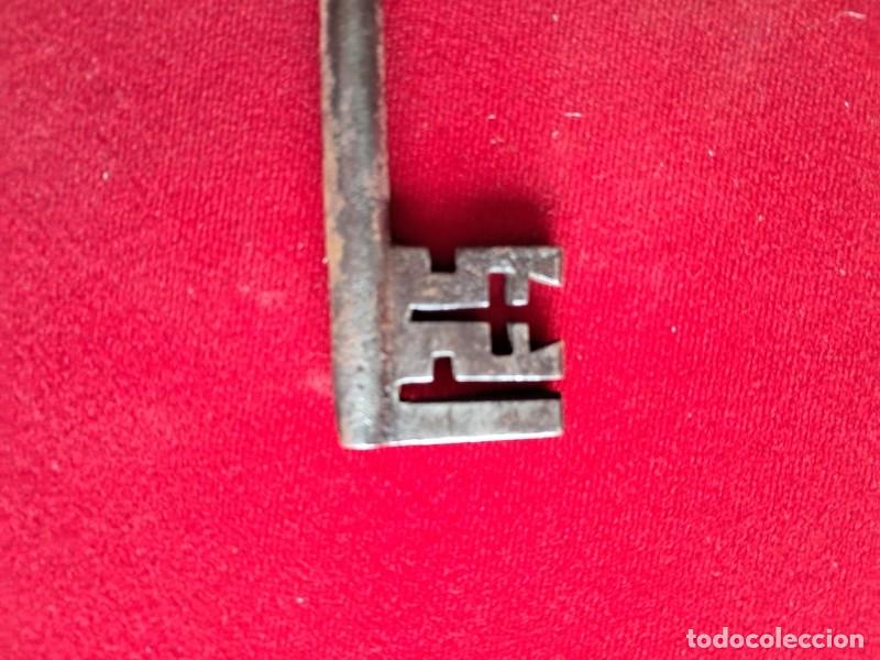 Antig&uuml;edades: ANTIGUA LLAVE HUECA, 15 CM - Foto 2