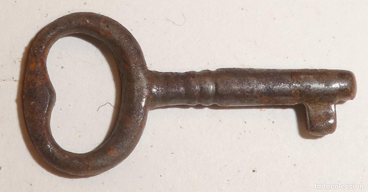 Antig&uuml;edades: Peque&ntilde;a llave vieja. - Foto 1