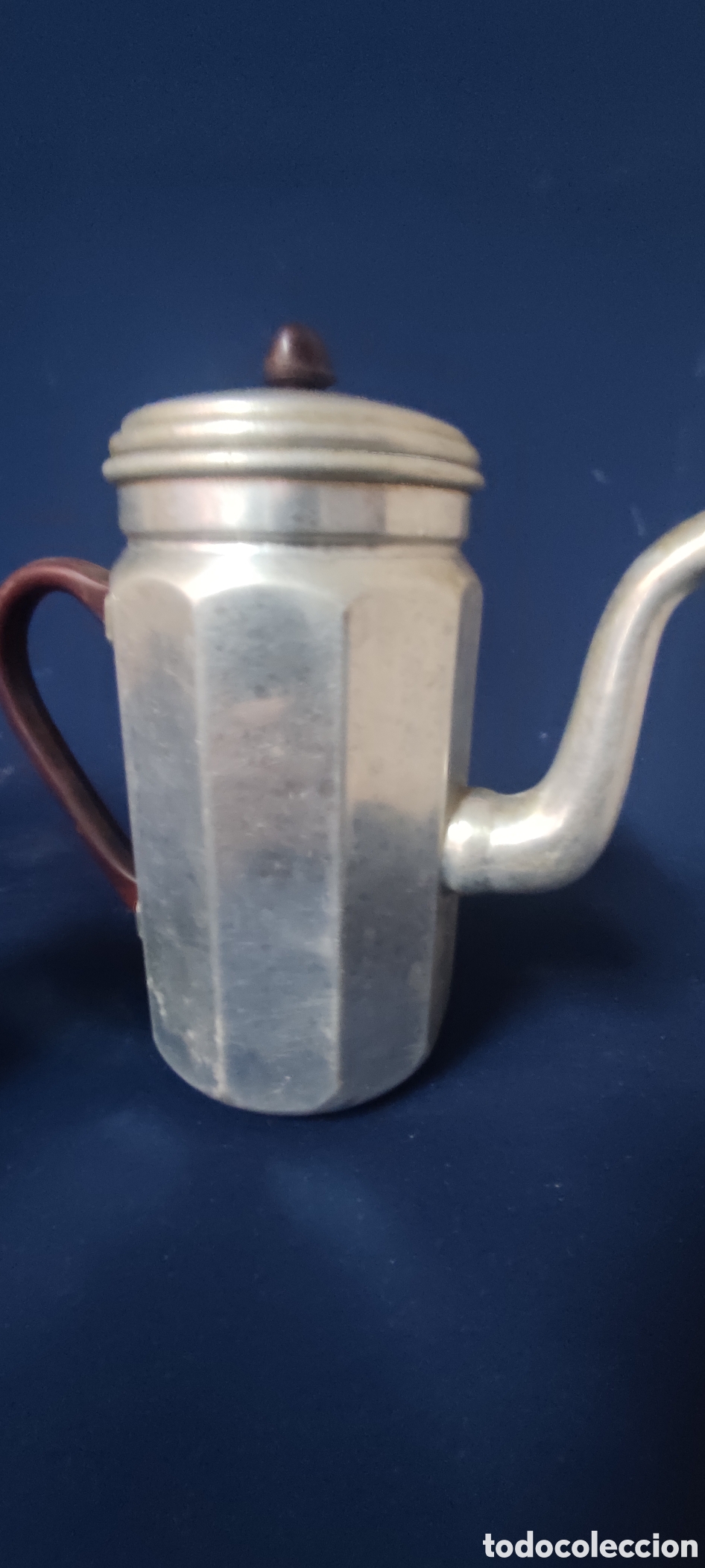 Antig&uuml;edades: Antigua cafetera y medida de aluminio - Foto 4