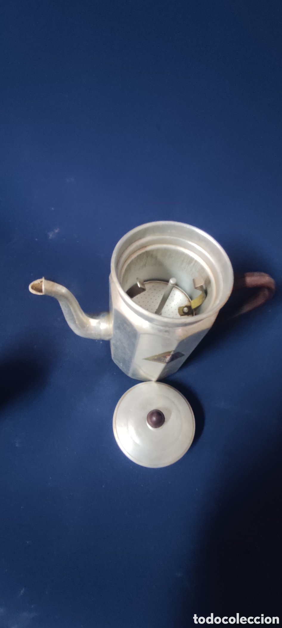 Antig&uuml;edades: Antigua cafetera y medida de aluminio - Foto 7