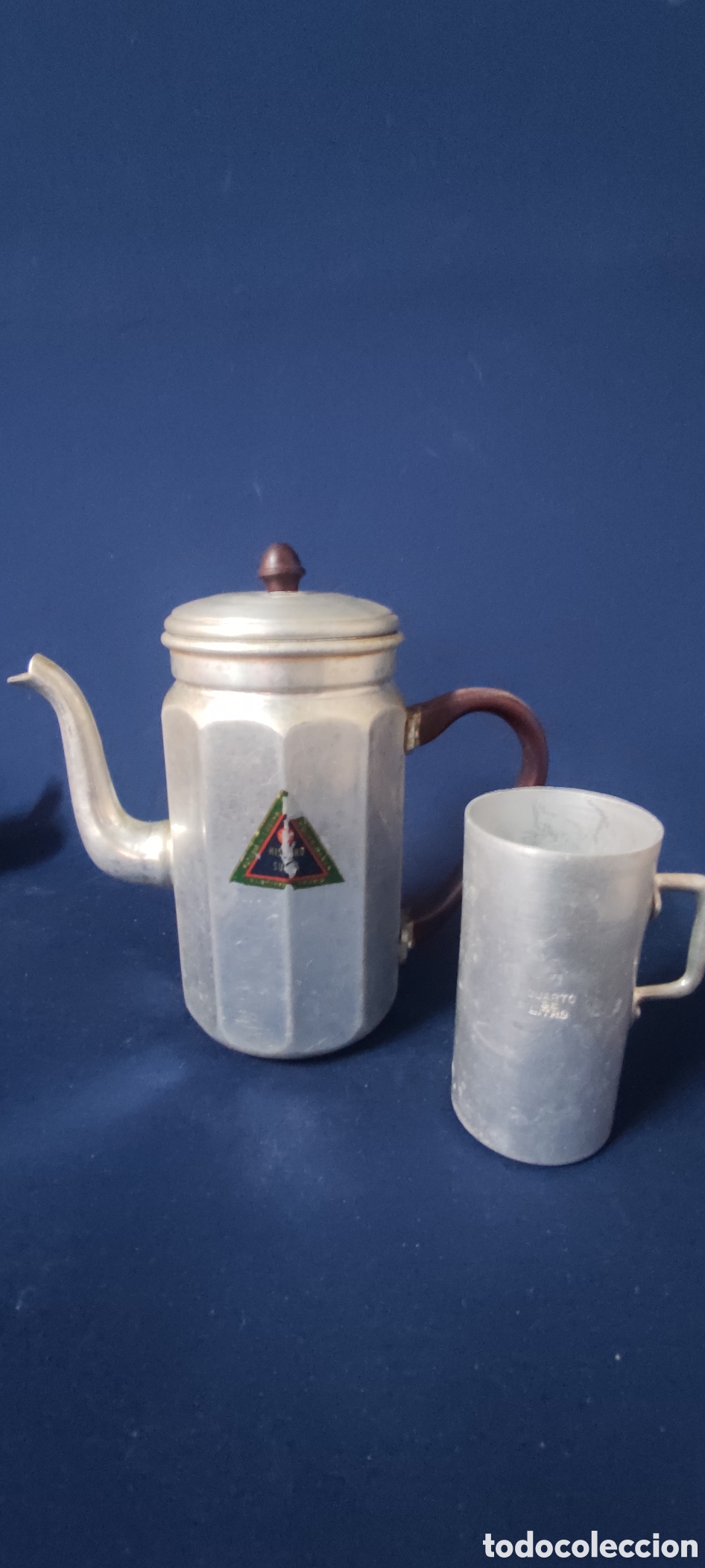 Antig&uuml;edades: Antigua cafetera y medida de aluminio - Foto 11