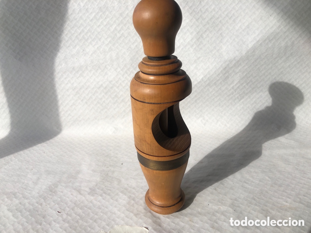 Antig&uuml;edades: Antiguo encorchador de madera - Foto 4