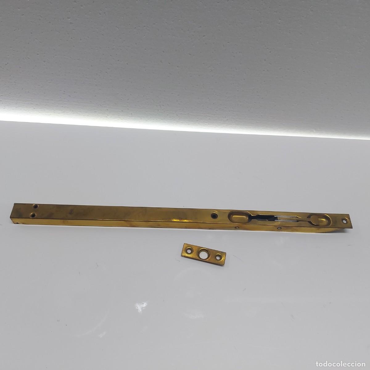 Antig&uuml;edades: ANTIGUO PASADOR DE LATON - 40 ctms - Foto 1