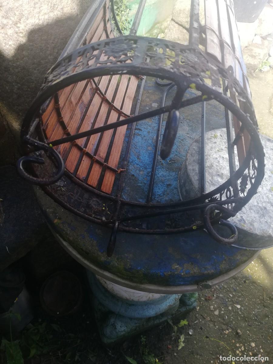 Antig&uuml;edades: Paraguero antiguo de forja con base de cinc - Foto 6