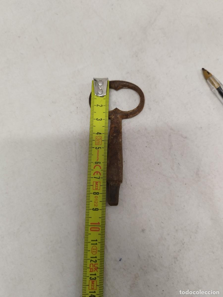Antig&uuml;edades: Antigua llave de forja a identificar. - Foto 5