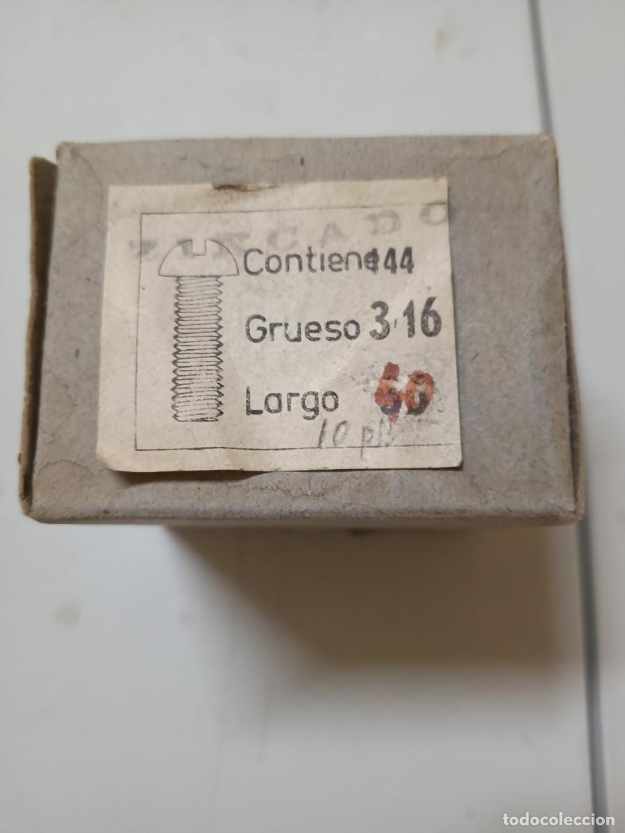 Antig&uuml;edades: Caja de tornillos 3/16 largo 60 - Foto 1