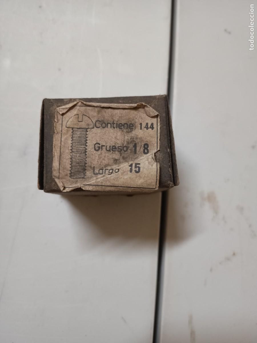 Antig&uuml;edades: Caja de tornillos 1/8 largo 15 - Foto 1