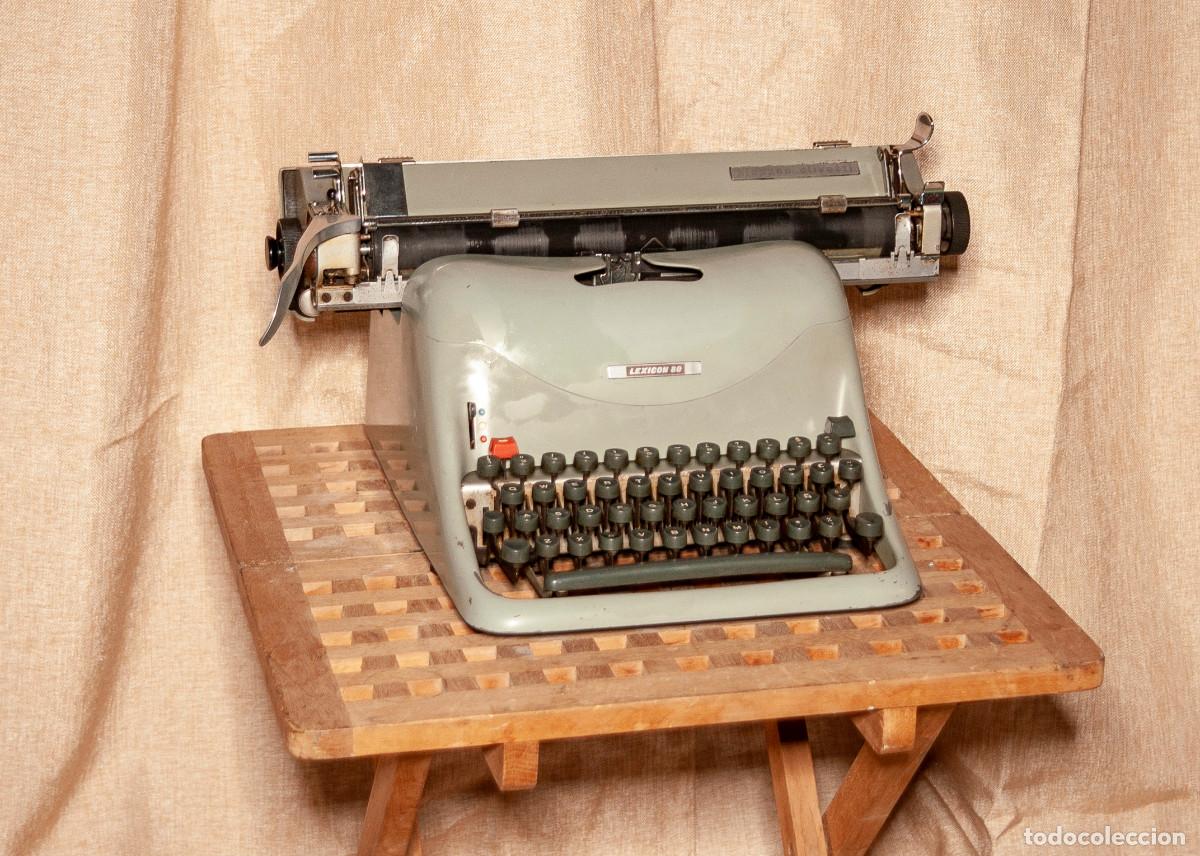 Antig&uuml;edades: Maquina de escribir Hispano Olivetti Lexicon 80 - Foto 1