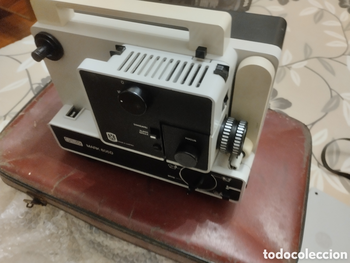 Antig&uuml;edades: Proyector eumig con acsesorios - Foto 5