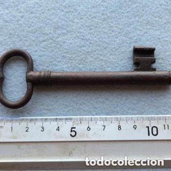 Antig&uuml;edades: Curiosa llave antigua de forja. - Foto 2