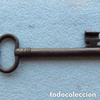 Antig&uuml;edades: Curiosa llave antigua de forja. - Foto 3