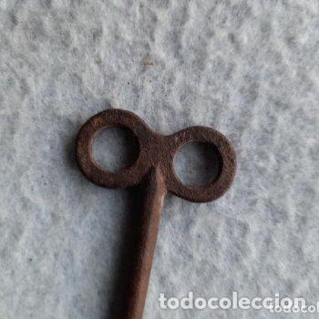 Antig&uuml;edades: Curiosa llave antigua de forja. - Foto 3