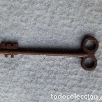 Antig&uuml;edades: Curiosa llave antigua de forja. - Foto 4