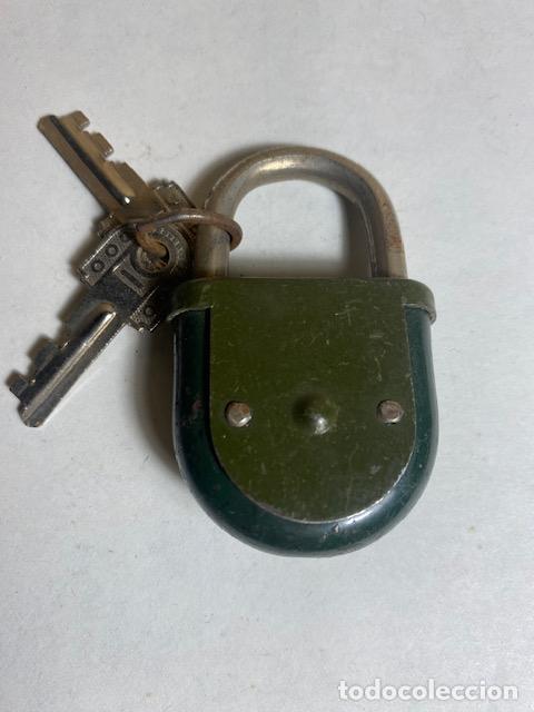 Antig&uuml;edades: Candado. UCEM Mondragon Con dos llaves - Foto 3