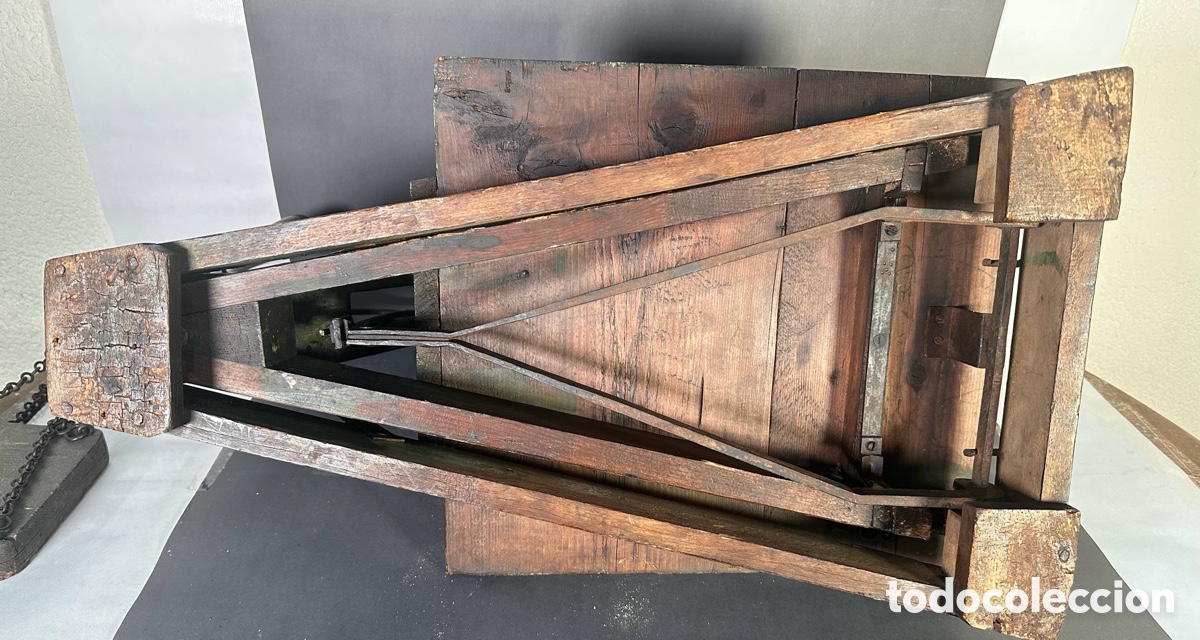 Antig&uuml;edades: B&aacute;scula antigua en madera del siglo XIX - Foto 8