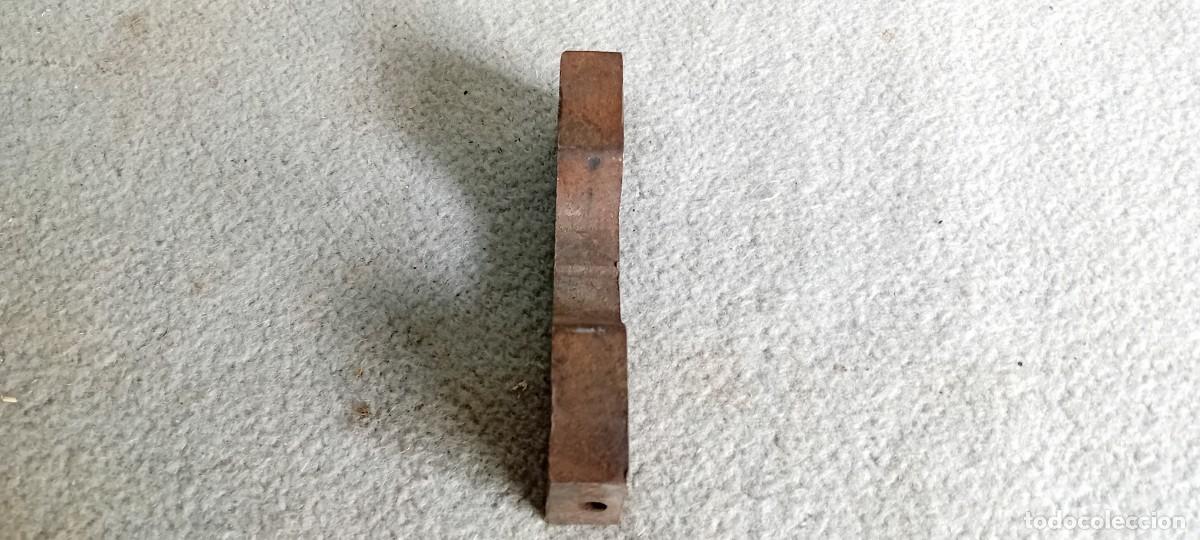 Antig&uuml;edades: Troquel de hierro 102 x 29 mm. - Foto 3