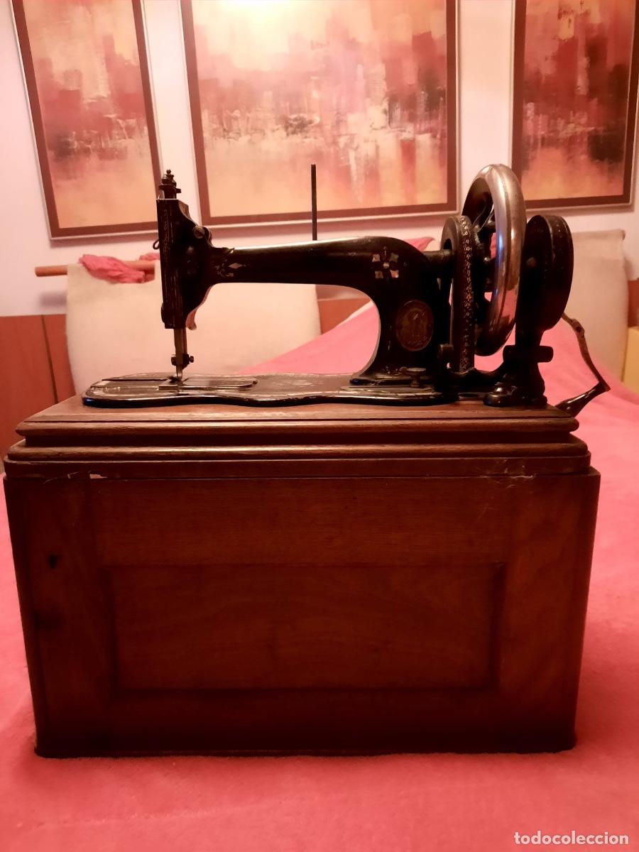 Antig&uuml;edades: M&aacute;quina de coser SINGER - Foto 5