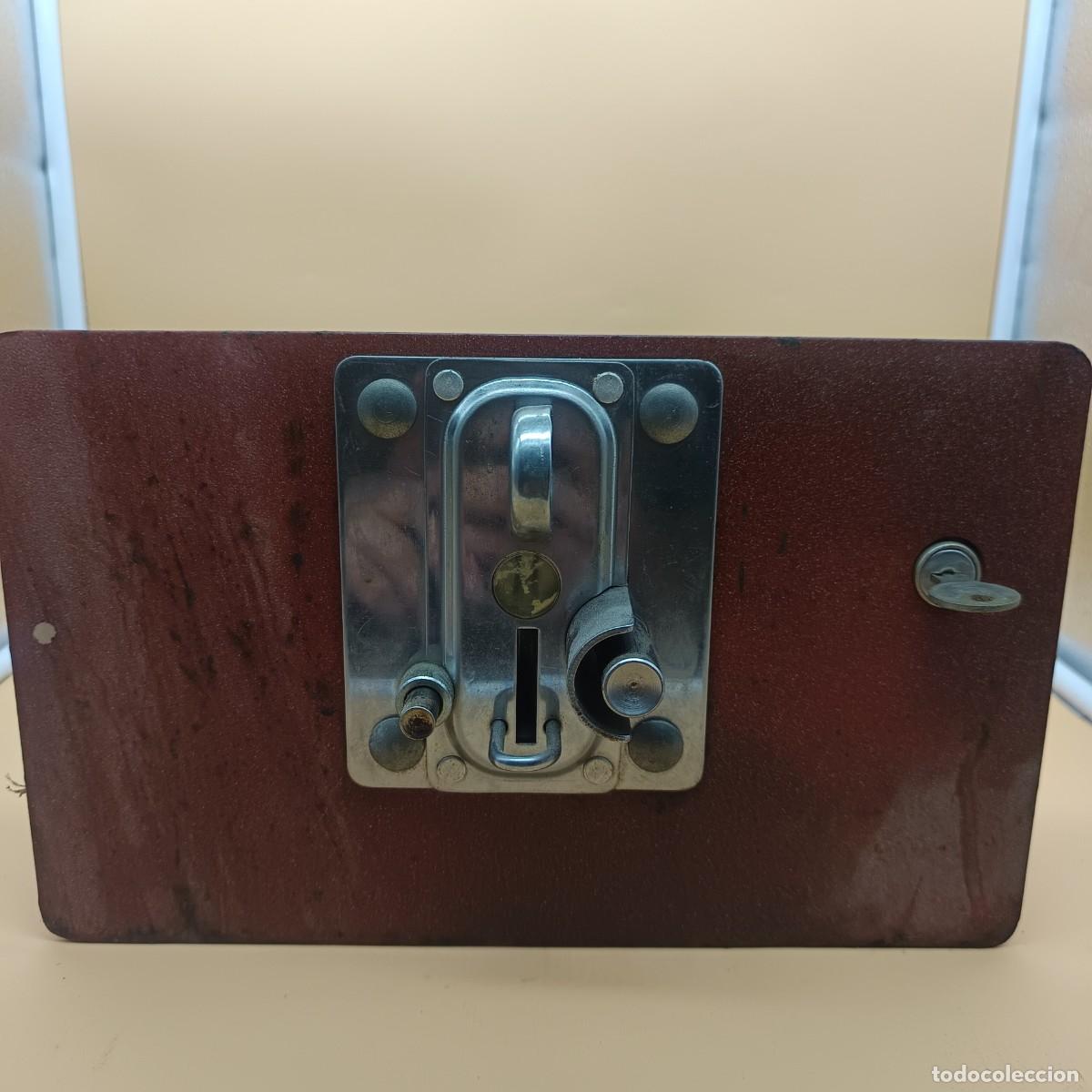 Antig&uuml;edades: ANTIGUO MONEDERO DE FUTBOLIN - Foto 2