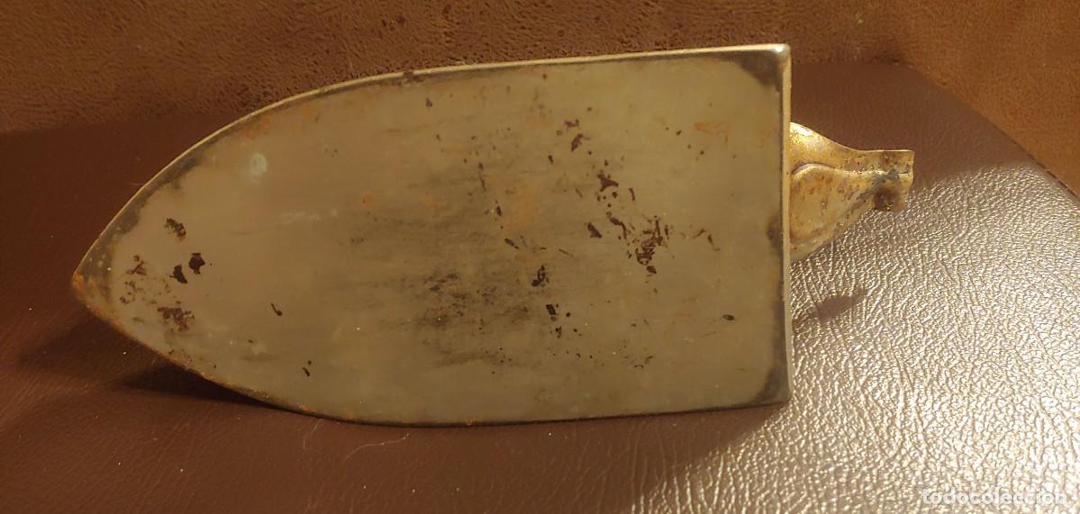 Antig&uuml;edades: ANTIGUA PLANCHA DE HIERRO,PARA ENCHUFE. - Foto 10