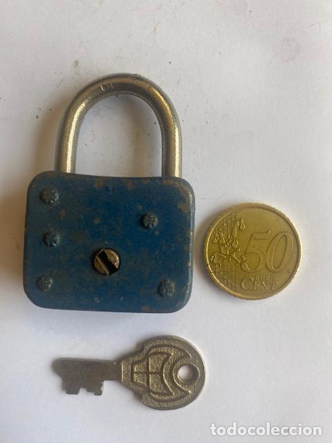 Antig&uuml;edades: Candado Ucem sin llave - Foto 2