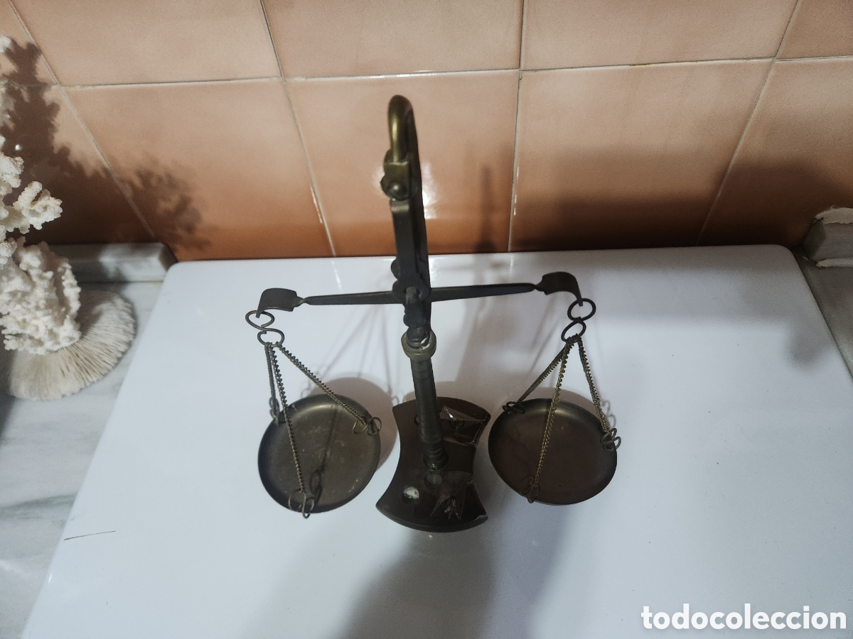 Antig&uuml;edades: B&aacute;scula de bronce, peque&ntilde;a - Foto 2