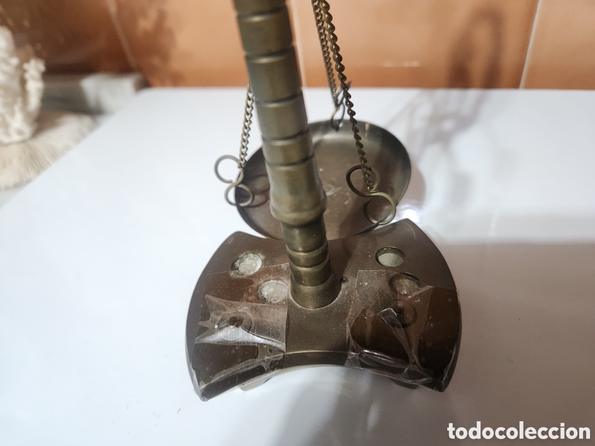 Antig&uuml;edades: B&aacute;scula de bronce, peque&ntilde;a - Foto 3