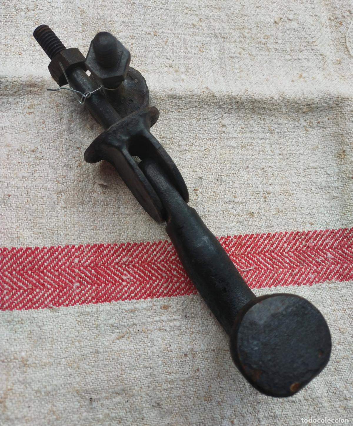 Antig&uuml;edades: ANTIGUO LLAMADOR O ALDABA DE FORJA - Foto 2