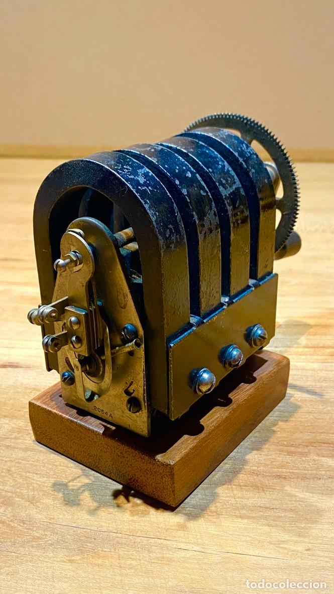 Tel&eacute;fonos: Magneto para tel&eacute;fono antiguo. Funcionando. - Foto 1