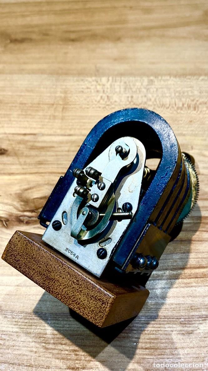 Tel&eacute;fonos: Magneto para tel&eacute;fono antiguo. Funcionando. - Foto 4