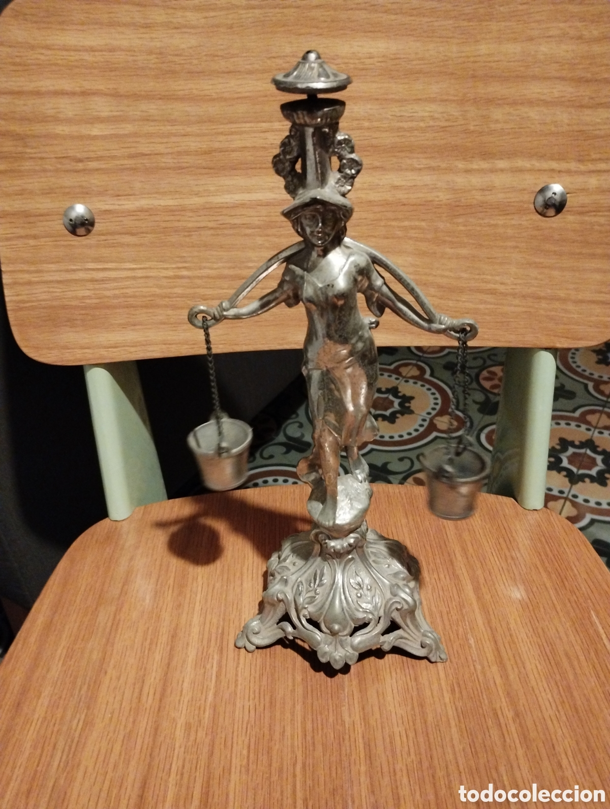 Antig&uuml;edades: Balanza de just&iacute;cia 32cm X16cm - Foto 1