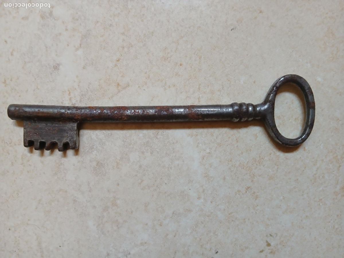 Antig&uuml;edades: Antigua llave de forja - Foto 2
