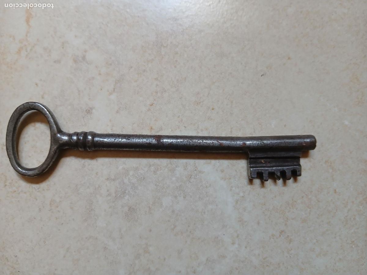 Antig&uuml;edades: Antigua llave de forja - Foto 1
