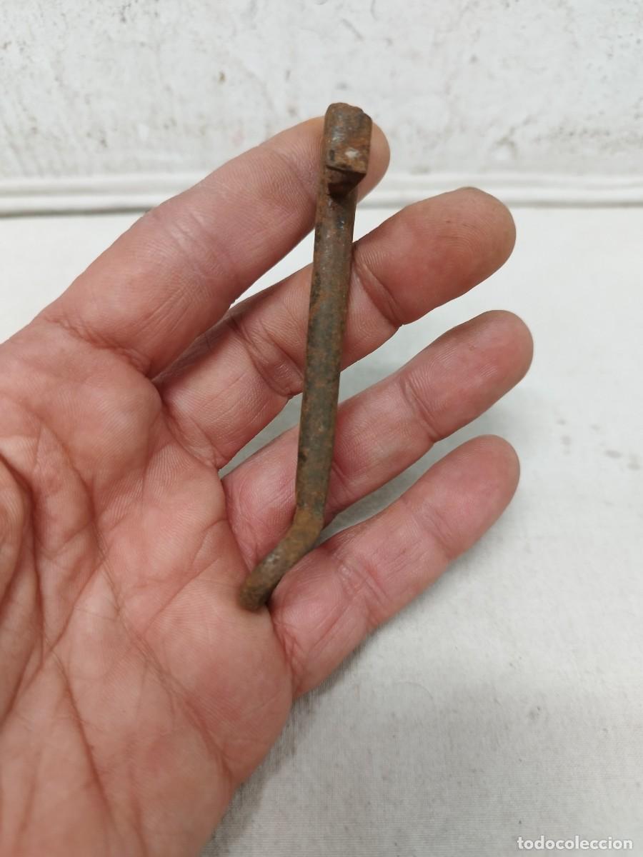 Antig&uuml;edades: Antigua llave de forja. - Foto 4
