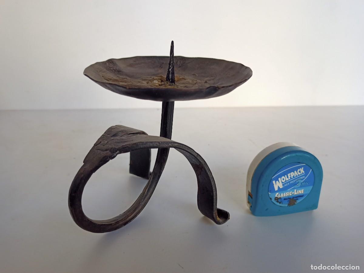 Antig&uuml;edades: Palmatoria de forja para vela - Foto 3