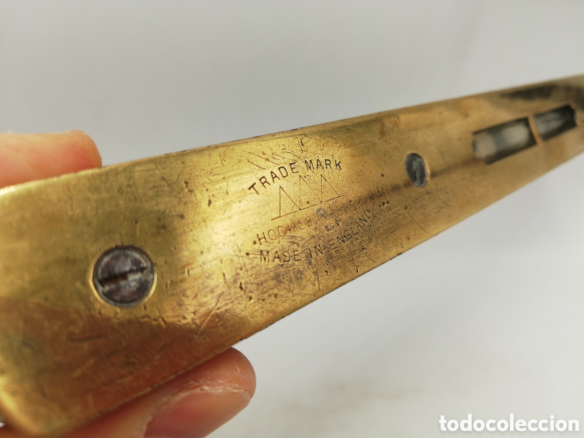 Antig&uuml;edades: Nivel Ingl&eacute;s de madera y lat&oacute;n. - Foto 4