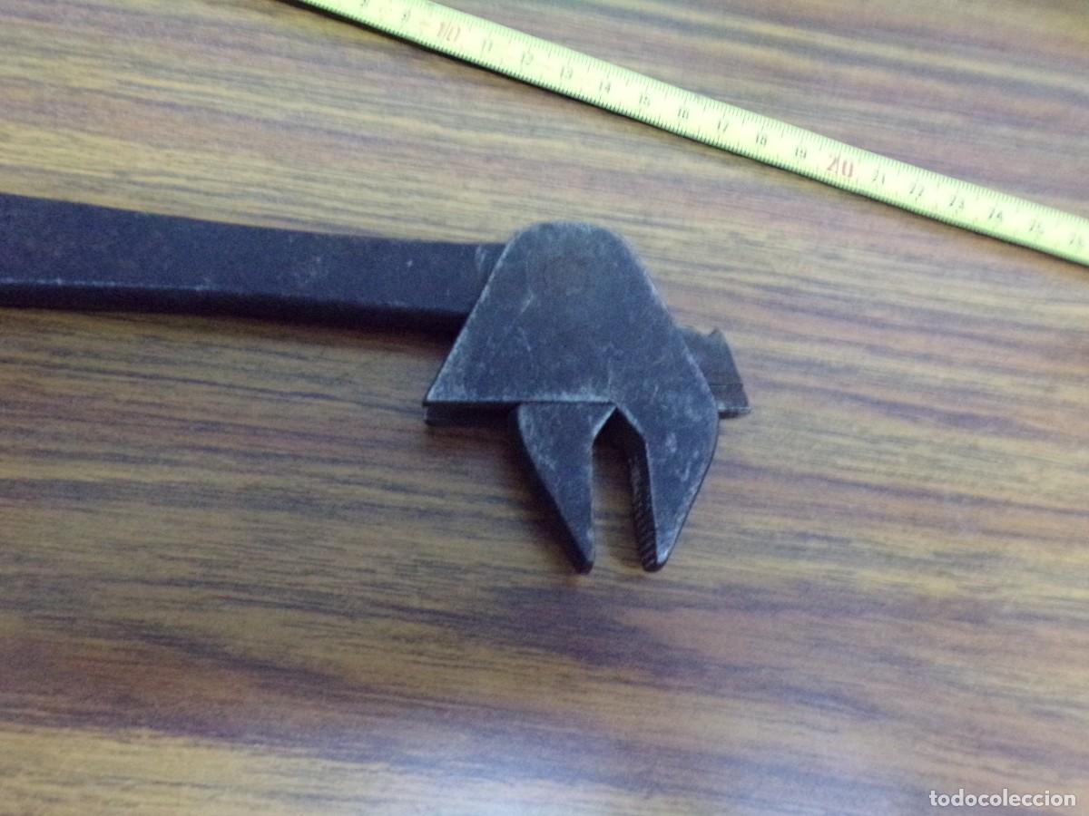 Antig&uuml;edades: ESTAMOS LIQUIDANDO. Llave inglesa auto ajustable - Foto 3