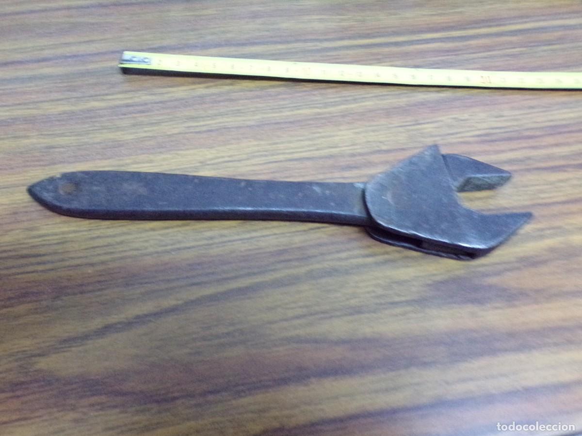 Antig&uuml;edades: ESTAMOS LIQUIDANDO. Llave inglesa auto ajustable - Foto 4