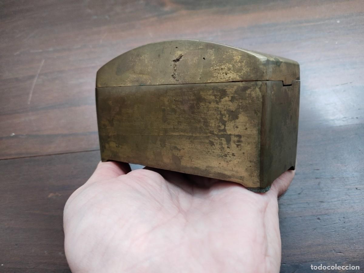 Antig&uuml;edades: Caja en lat&oacute;n de Tel&eacute;grafos. M. Bernal. - Foto 2