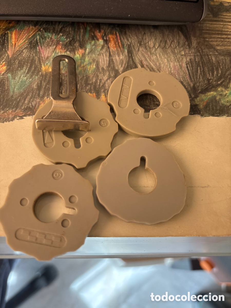 Antig&uuml;edades: Repuestos m&aacute;quina de coser - Foto 5