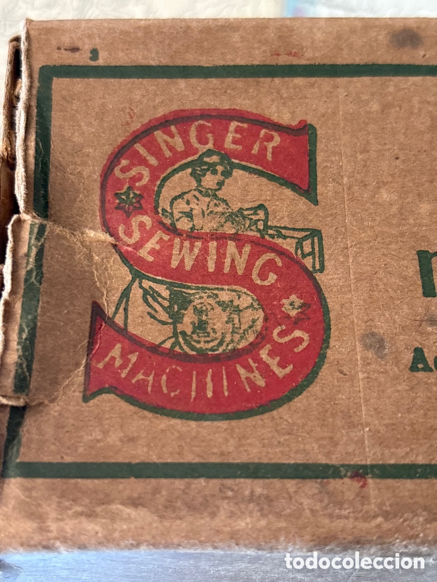 Antig&uuml;edades: Antigua caja de accesorios Singer - Foto 4