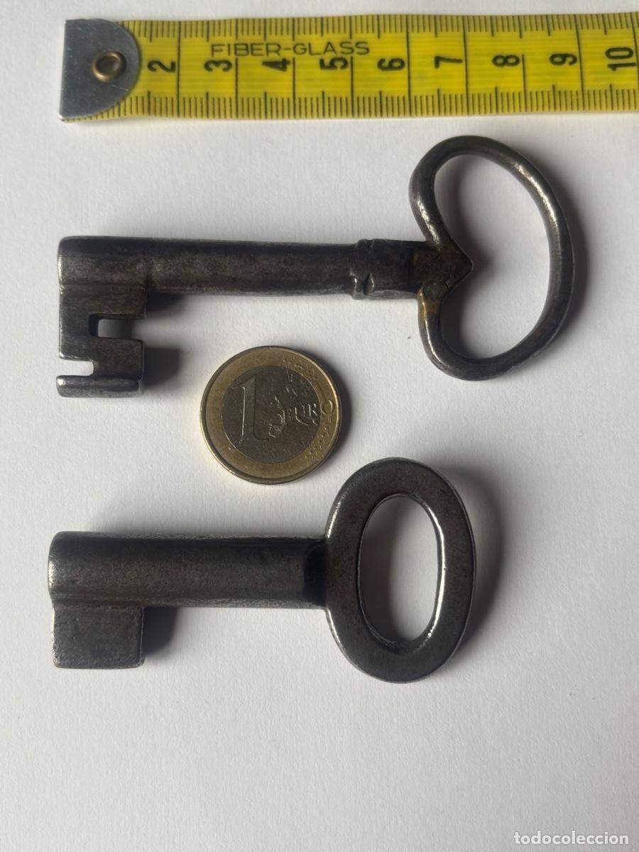 Antig&uuml;edades: Lote dos llaves antiguas de forja - Foto 2